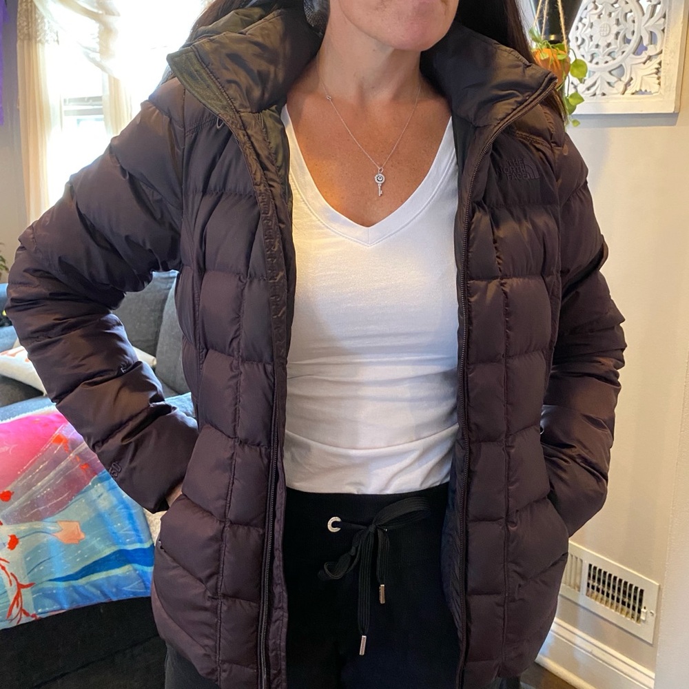 Women’s north face coat plum color